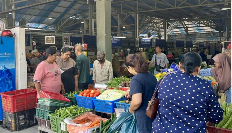 The sub-district of Pulai in Johor is an attractive place to live for many people, as public amenities such as the Perling wet market is just a short distance away from their homes.
