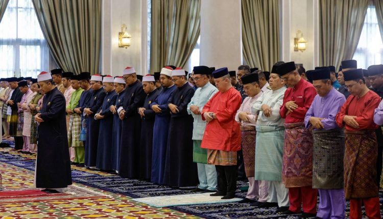 Muslims nationwide start Aidlifitri celebrations with solat prayers facebook sharing buttontwitter sharing buttonwhatsapp sharing buttontelegram sharing buttonlinkedin sharing buttonemail sharing button