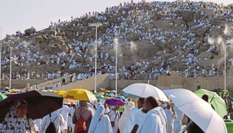 300 pilgrims from Malaysia were confused and did not receive authorization to perform the Hajj