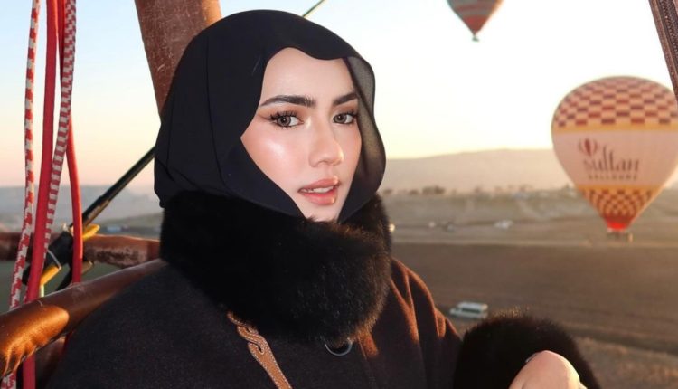 Dahlia Rizal is not a pro-Israel product ambassador, just a model