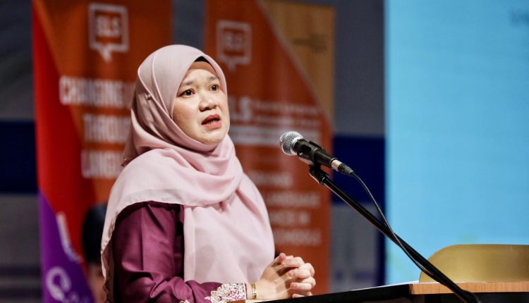 Results date of SPM remains,Education Minister Fadhlina Sidek
