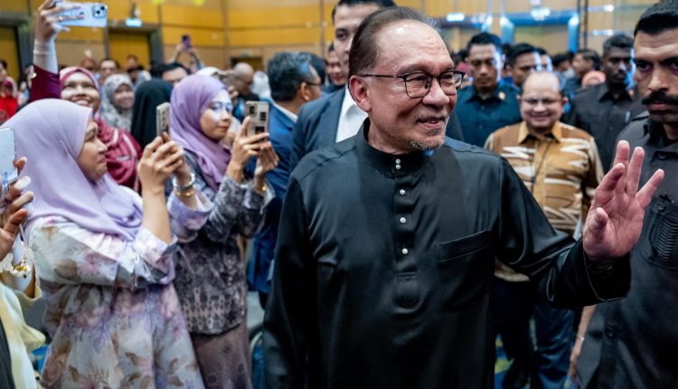 Digital banks should increase e-payment transactions, says PM