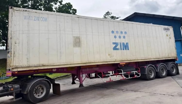 Perlis Customs tells the truckload to turn back after preventing an Israeli cargo from entering Malaysia