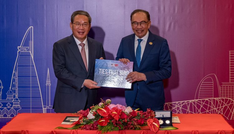 Anwar, Li Qiang exchange luxury books, recall diplomatic relations