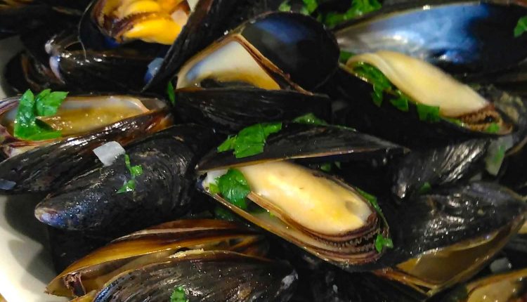 A reported case of food poisoning in Melaka is apparently linked to mussels