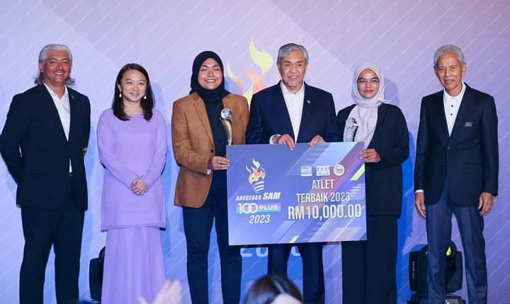 Sponsors of associations and sports should be given a tax cut, said Zahid