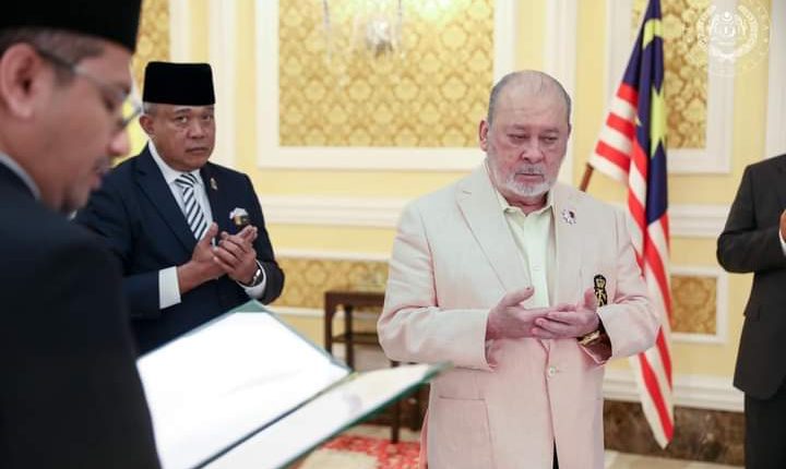 Agong gifted 10 cows for the Aidiladha celebration