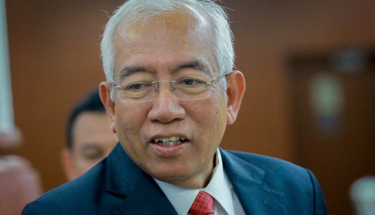 Kedah is advised to find a way to generate new income, said Mahdzir