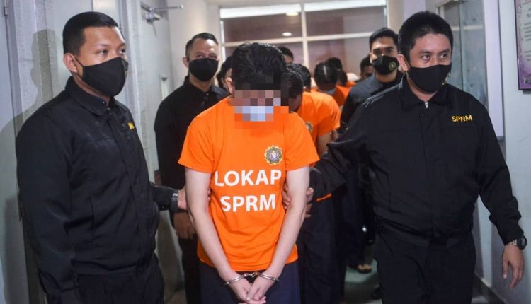 Five are detained by MACC in Melaka on suspicion of accepting bribes from law firms