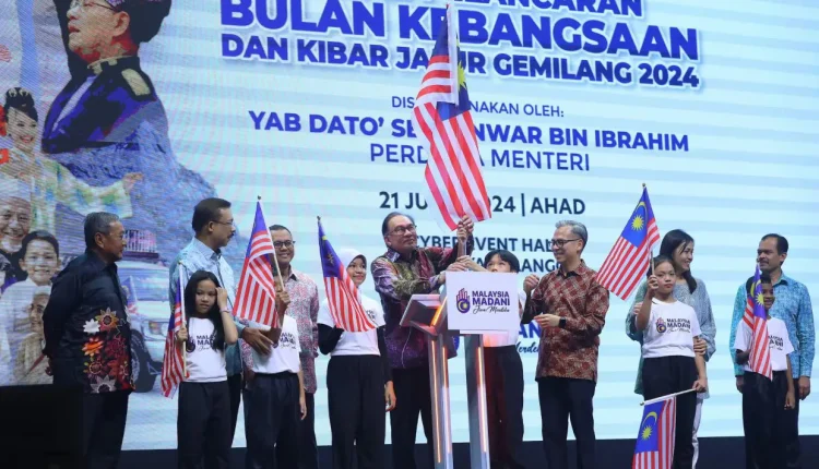 Prime Minister Anwar calls for widespread display of the Jalur Gemilang during National month