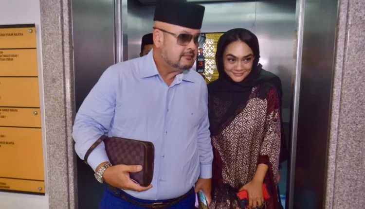 Harith Iskander and Dr Jezamine Lim officially divorced