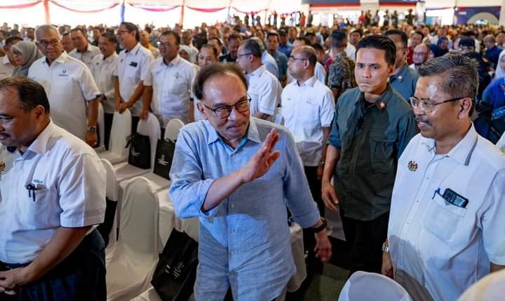 Anwar directed the minister, senior government officials to monitor the village situation