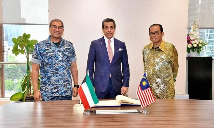 Malaysia-Kuwait discuss procurement of F/A-18 Legacy Hornet aircraft