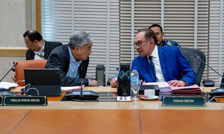 Anwar Chairs the 143rd Meeting of Chief Ministers and Ministers