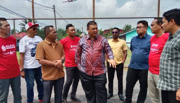 Azman Abidin committed in bringing infrastructure issues of Kampong Baru, Sri Gading to the Prime Minister's attention