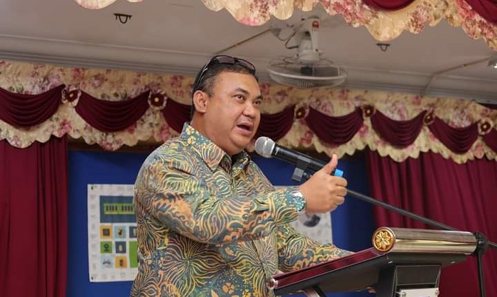 Information technology skills must be mastered by students, says Azman Abidin