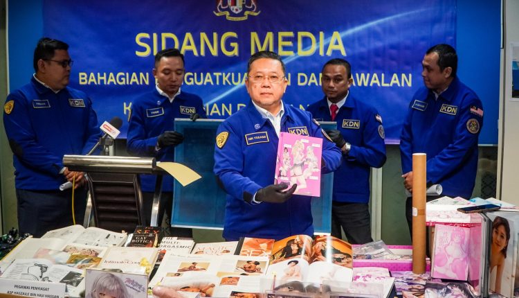 (KDN) confiscated 19,924 different kinds of nasty publications, including 15,602 sex game tools valued at RM1.2 million in Printable Operations 1.0 around the country. In the FMT report, Nik Yusaimi Yussof, Secretary of the KDN Enforcement and Control Division