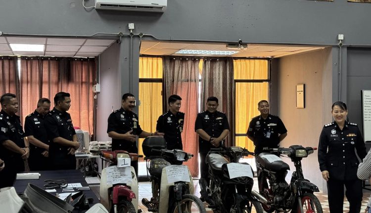 Three students and four other youngsters arrested for multiple motorcycle thefts