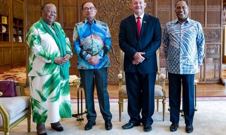 Anwar invited by Putin to Russia for economic cooperation talks