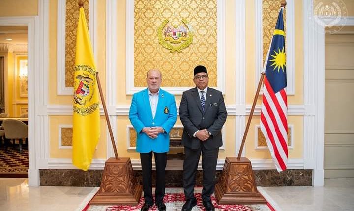 King receives new Chief Secretary to the Government