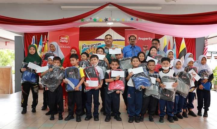 'Back To School' program supports students of SK Bandar Tun Razak