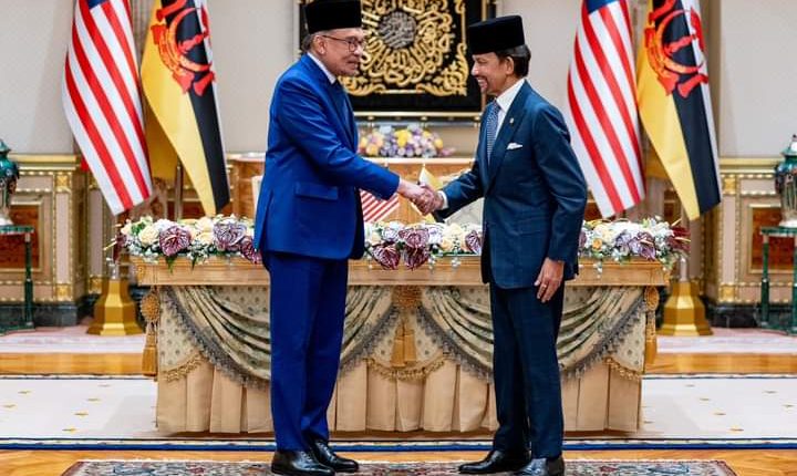 Anwar and Sultan of Brunei discuss bilateral cooperation
