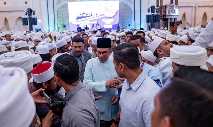 Government committed to elevating huffaz to avoid falling behind, says PM