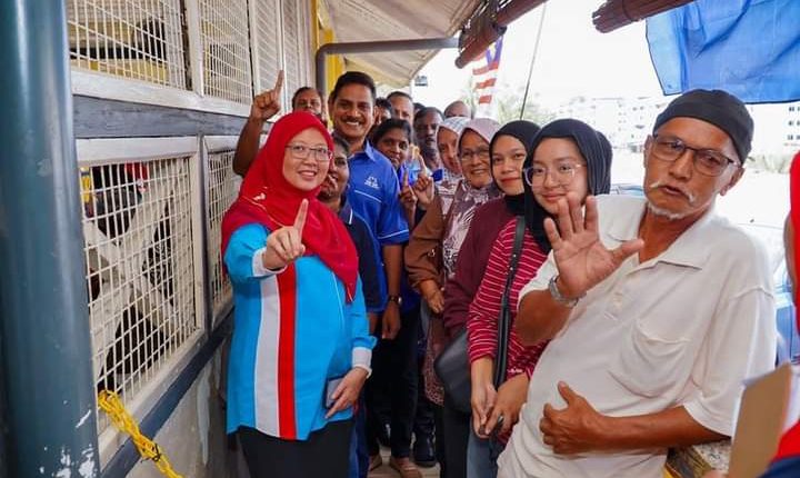 Zaliha campaigns for BN candidate in Mahkota