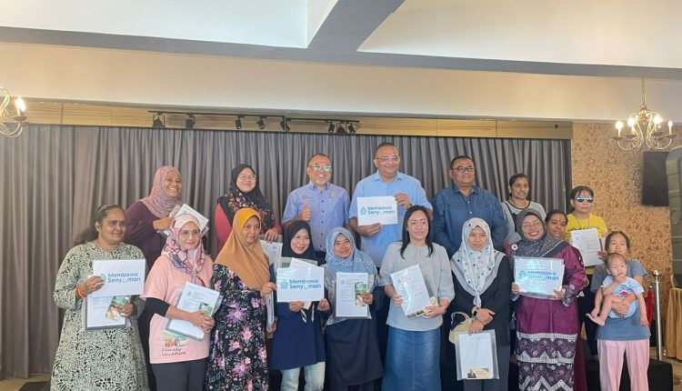20 Homemakers receive Social Security Scheme for Homemakers