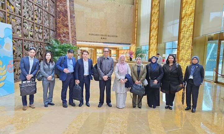 Zaliha begins official visit to China