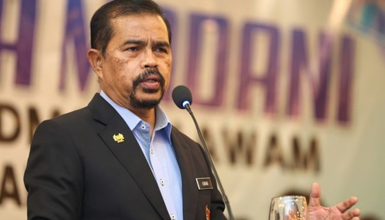 Presiden CUEPACS, Datuk Dr Adnan Mat
