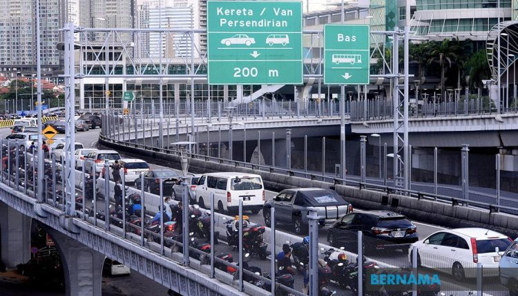 Saving between two to three seconds is very significant on this busy route (BERNAMA PIC)