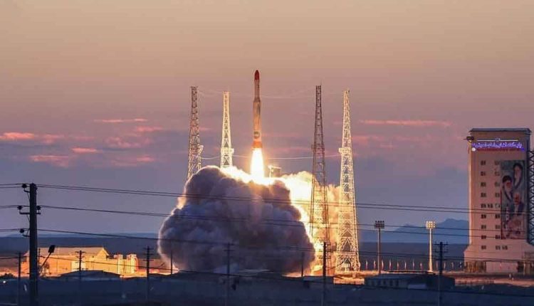 The successful injection of the 300 kg Fakhr-1 and Saman-1 orbital transfer block set a new national record for payload lifting, the Army's public relations office said Friday.