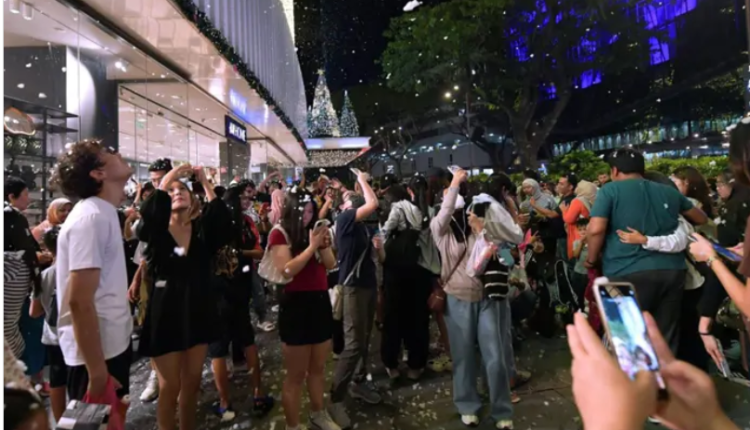 Colourful decor, year-end promos draw crowds ahead of Christmas in KL
