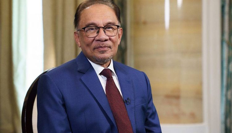 Prime Minister Datuk Seri Anwar Ibrahim arrives in the United Kingdom today for his working visit. Anwar is undertaking a five-day working visit to the United Kingdom from Jan 15 to 19