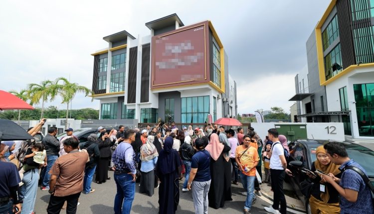 Eight suspects, including travel agency owners, remanded over RM2.1m umrah fraud involving 379 stranded victims
