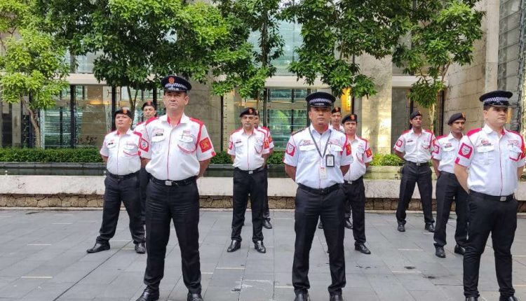 The Malaysian Security Industry Association (PIKM) has called on the Ministry of Home Affairs (KDN) to review the Private Agencies Act 1971