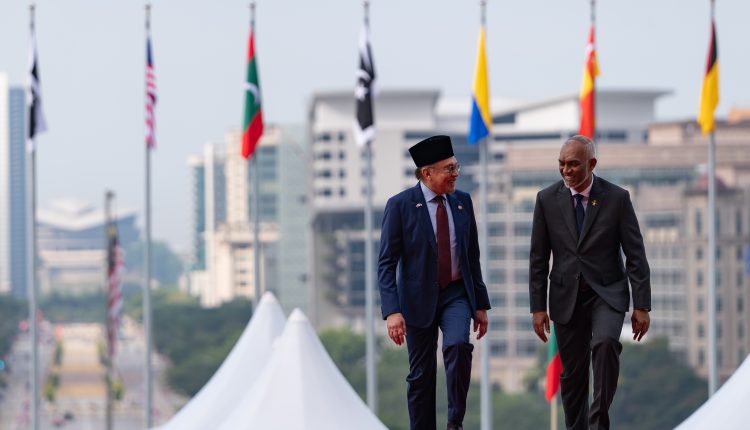 Muizzu was received by Prime Minister Datuk Seri Anwar Ibrahim ,official welcoming ceremony at Perdana Putra Complex