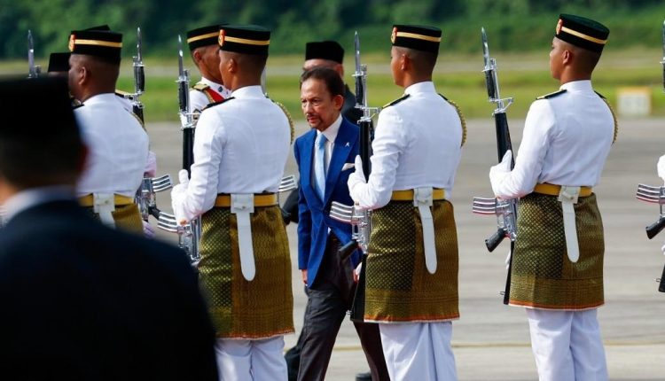 The Sultan of Brunei, Sultan Hassanal Bolkiah, arrived in Malaysia today to attend the 46th ASEAN Summit, scheduled to be held from May 26 to 27. The special aircraft carrying His Majesty and his delegation landed at the Subang Royal Malaysian Air Force (RMAF) Base at 4.30 pm. His arrival was received by Home Minister Datuk Seri Saifuddin Nasution Ismail.