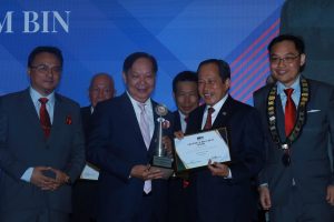 BİM Life Time Achievement ( Industry) Award 2025 to Tan Sri ( Dr.) Halim bin Mohammad